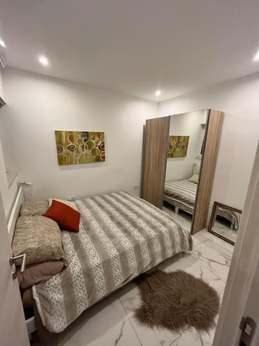2 Bedroom Apartment In Msida, Malta Екстериор снимка
