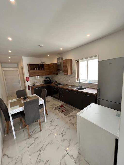 2 Bedroom Apartment In Msida, Malta Екстериор снимка